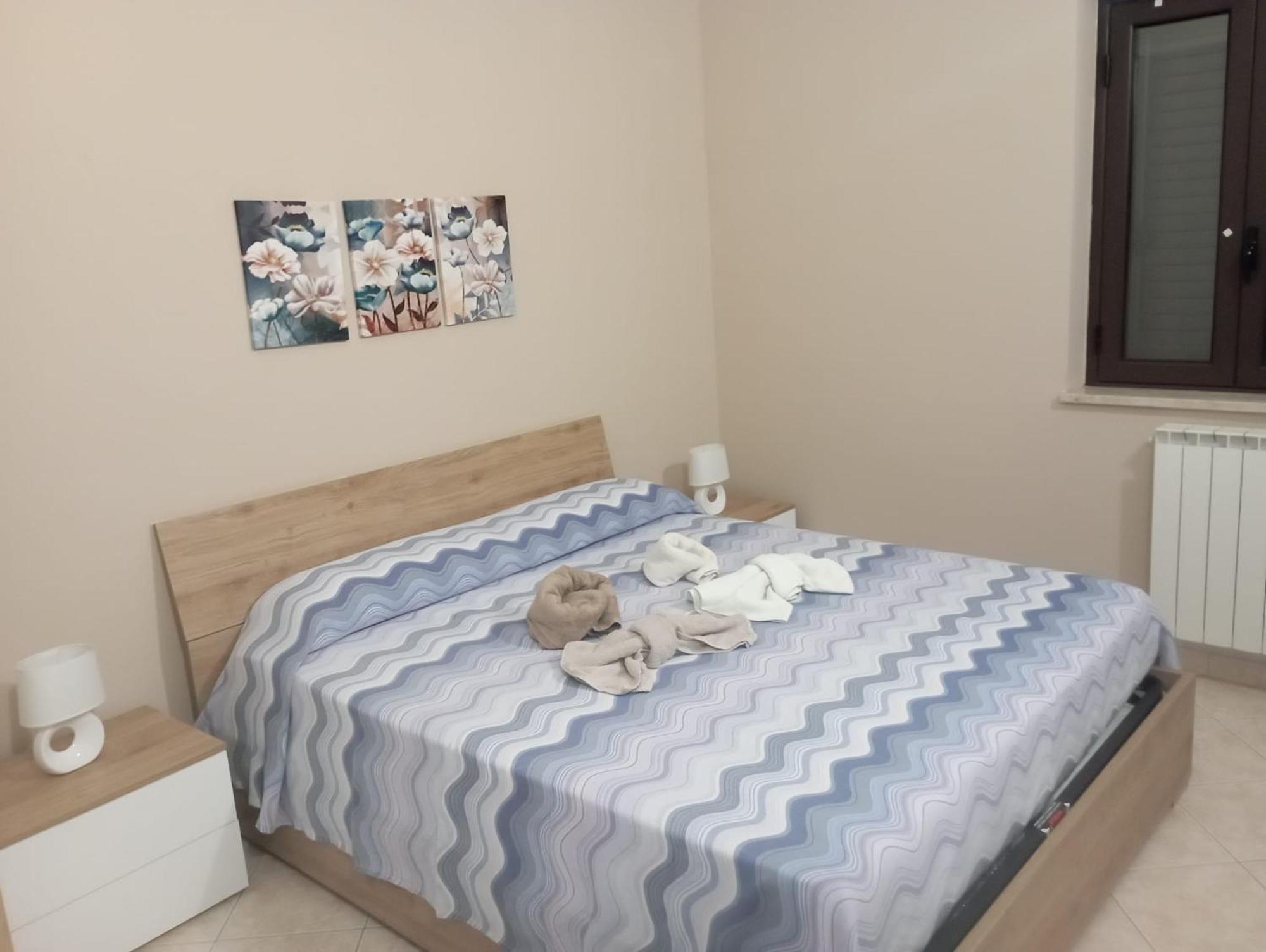 Casa Vacanza Marta Torrenova エクステリア 写真